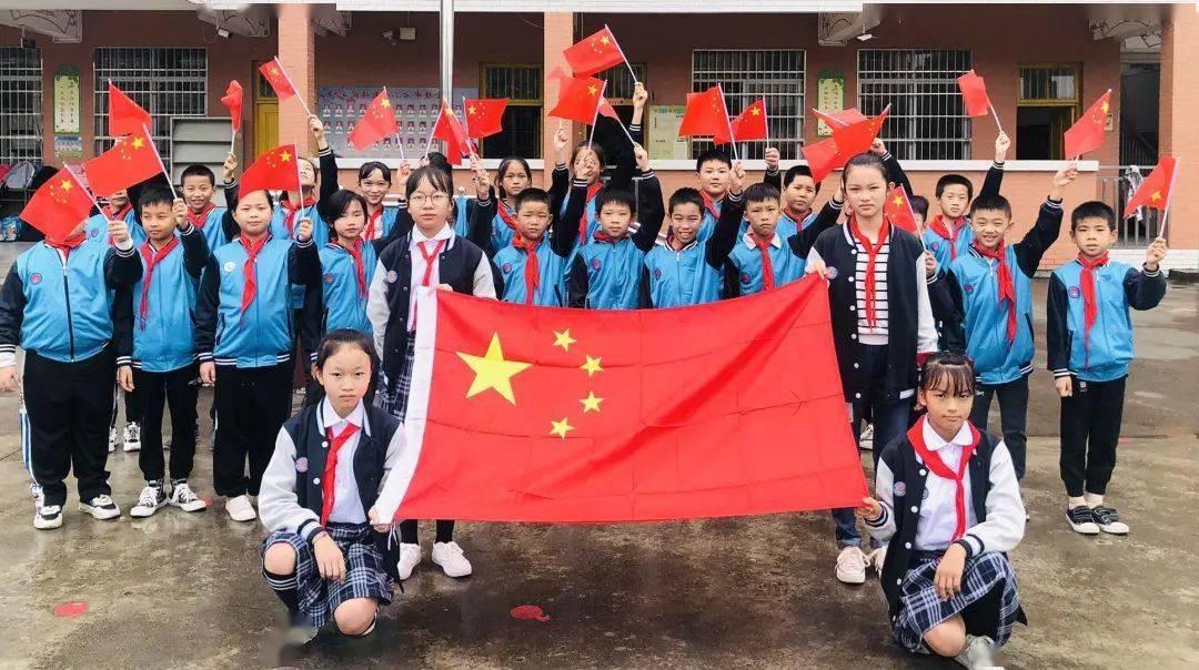 探秘我喜欢我堂婶,我堂婶跟我一样大?,解答你心中的疑惑